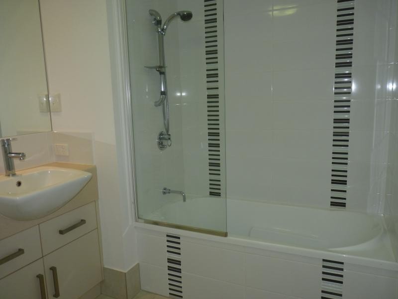 6-24 Henry Street, West End QLD 4810