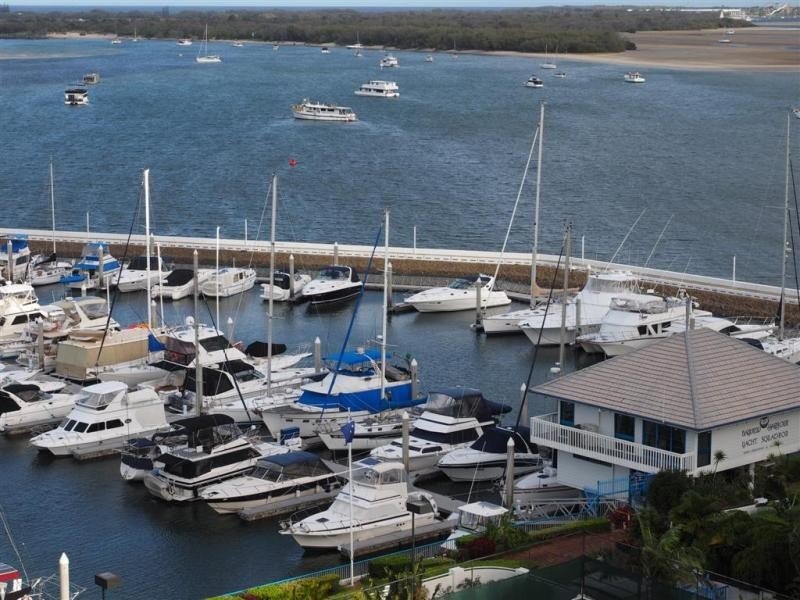 7 Oatland Esplanade, Runaway Bay QLD 4216