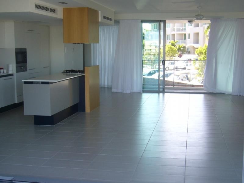 6 Mariners Drive, Townsville City QLD 4810