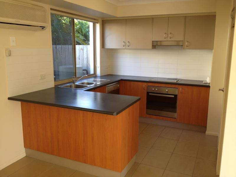 09 Johnston Street, Carina QLD 4152