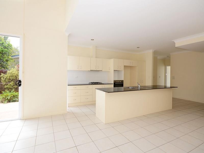 71 Elizabeth st, Urangan QLD 4655