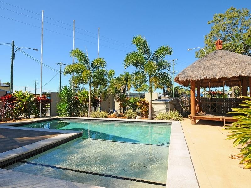 71 Elizabeth st, Urangan QLD 4655