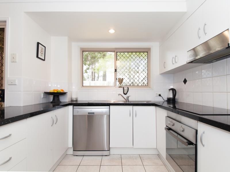 96 Formby ST, Calamvale QLD 4116