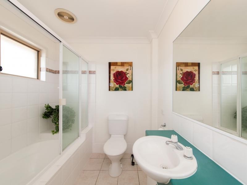 96 Formby ST, Calamvale QLD 4116