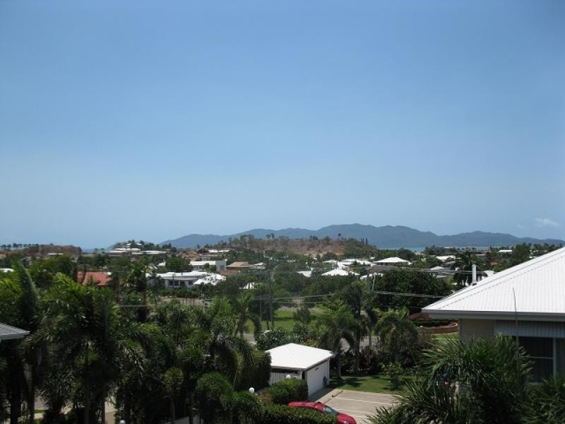 42 Warburton Street, North Ward QLD 4810