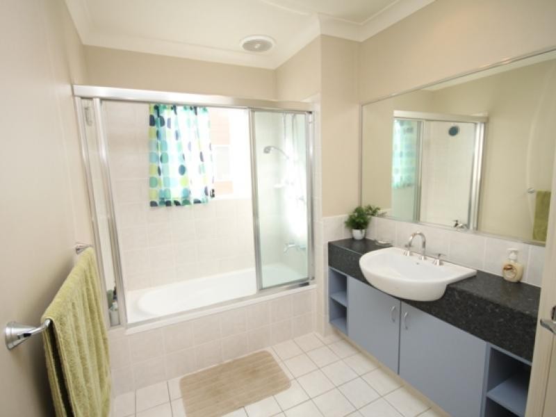 8 Sauvignon Parade, Upper Coomera QLD 4209