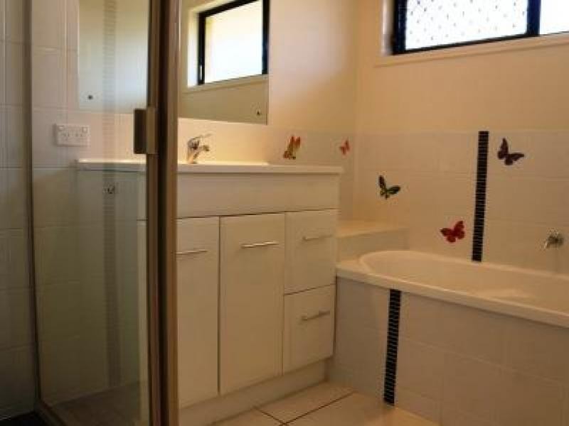 9 Lambour Court, Point Vernon QLD 4655