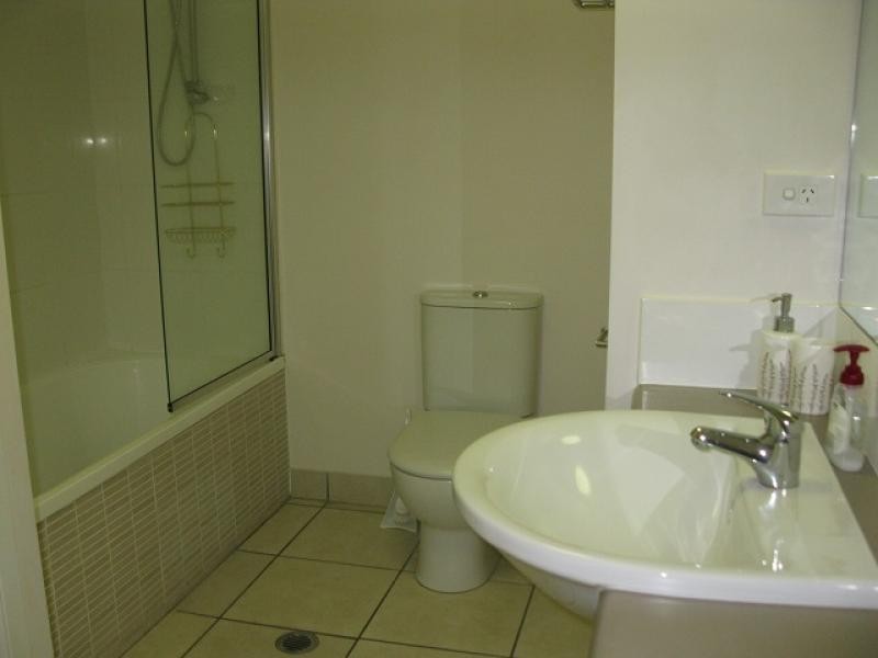 42 Warburton Street, North Ward QLD 4810