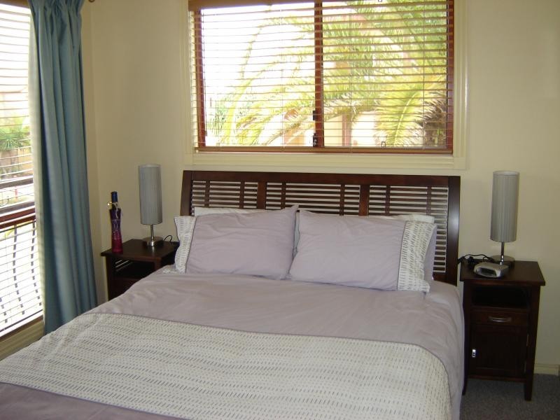 8 Woody Views Way, Robina QLD 4226