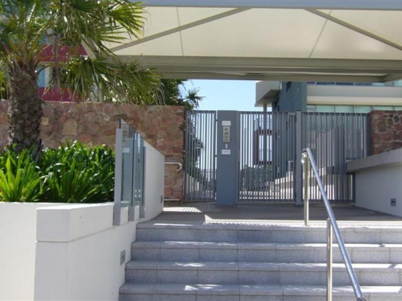 6 Mariners Drive, Townsville City QLD 4810