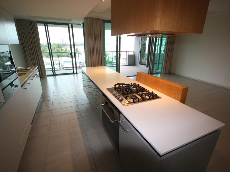 6 Mariners Drive, Townsville City QLD 4810