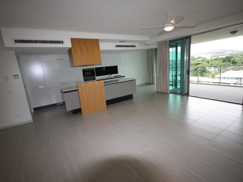 6 Mariners Drive, Townsville City QLD 4810