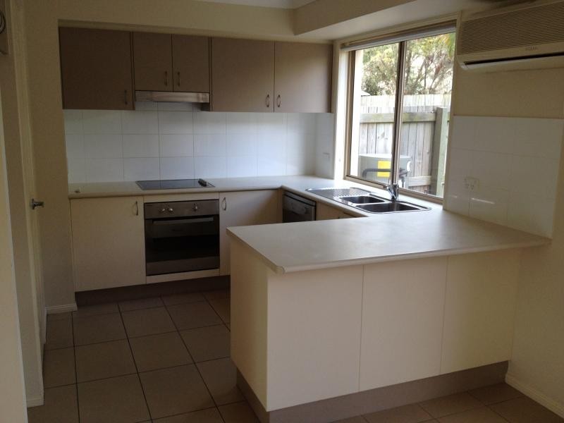 44 Johnston Street, Carina QLD 4152