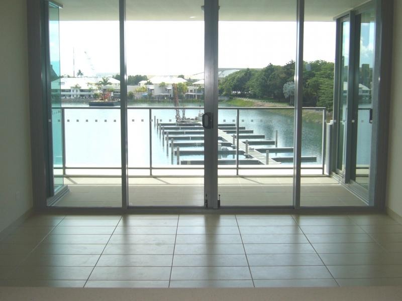 6 Mariners Drive, Townsville City QLD 4810