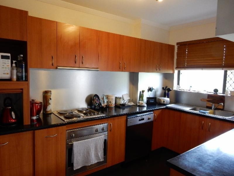 111 Markeri Street, Mermaid Waters QLD 4218