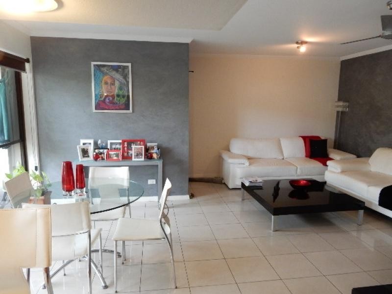 111 Markeri Street, Mermaid Waters QLD 4218