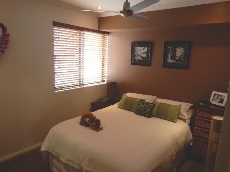 111 Markeri Street, Mermaid Waters QLD 4218