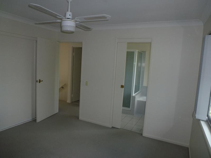 77 Nursery Ave, Runcorn QLD 4113