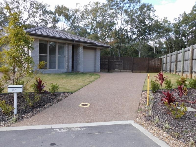 230 Pulgul St, Urangan QLD 4655