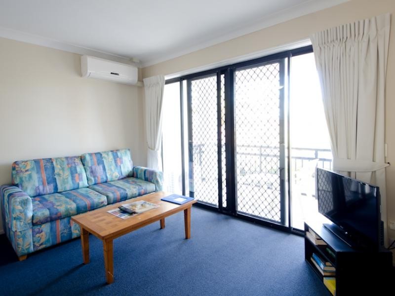 9 Margaret Avenue, Broadbeach QLD 4218