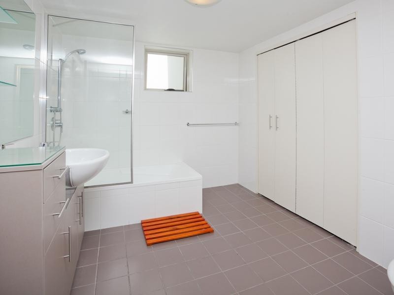 42-46 NEWSTEAD TERRACE, Newstead QLD 4006