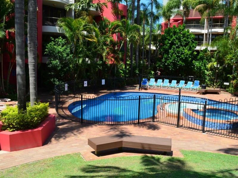 38 Enderley Ave, Surfers Paradise QLD 4217