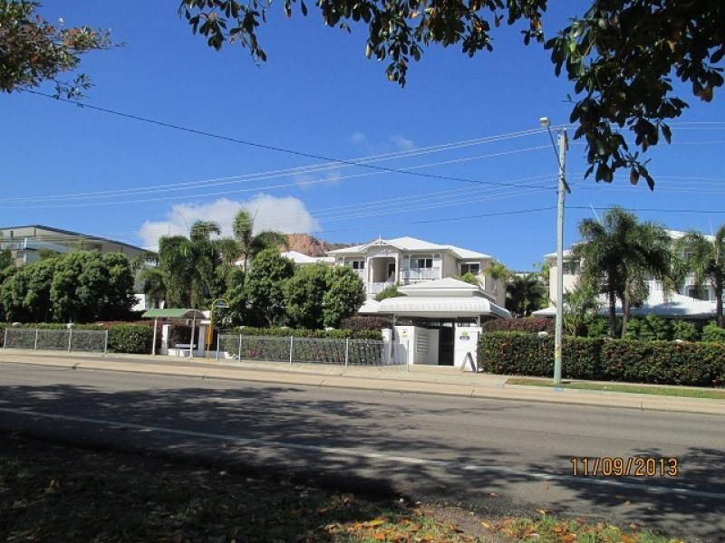 42 Warburton Street, North Ward QLD 4810