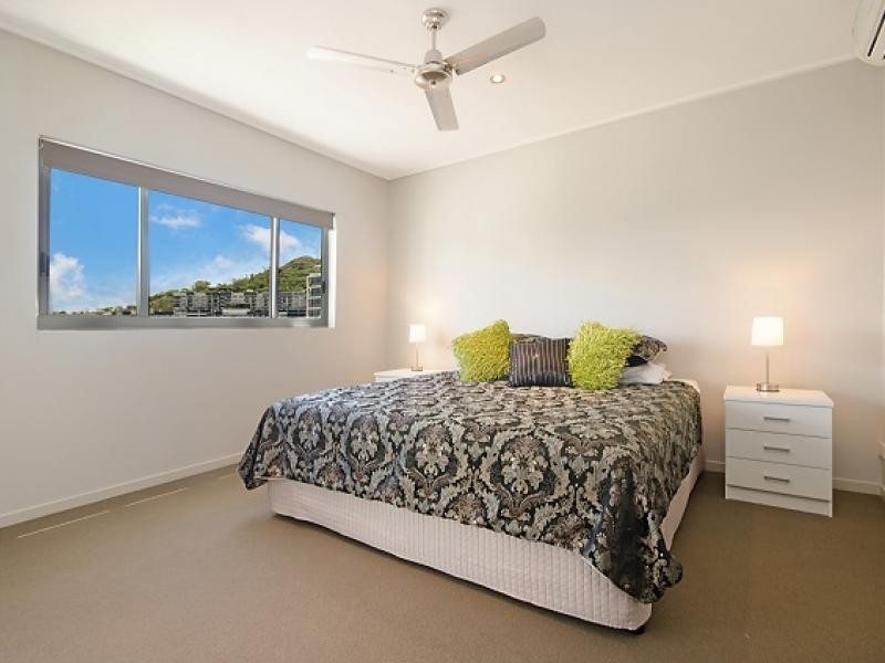 122 Walker Street, Townsville City QLD 4810