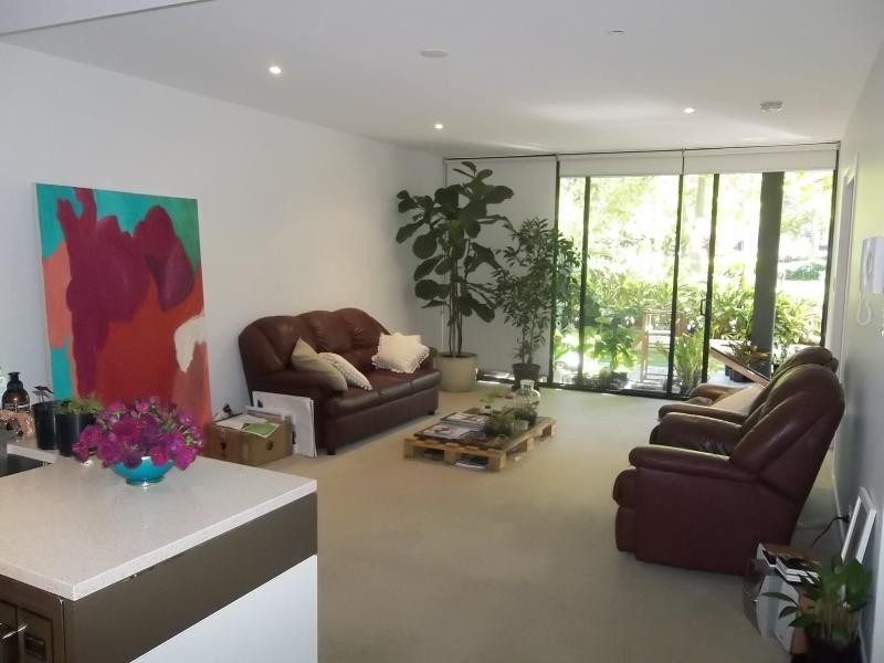 10 Pidgeon Close, West End QLD 4101