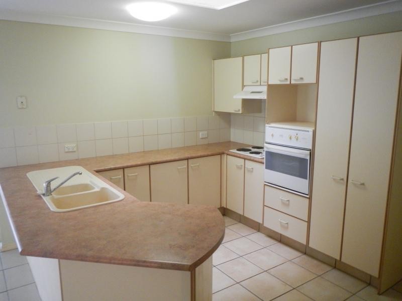 2 Stormbird Place, Carrara QLD 4211