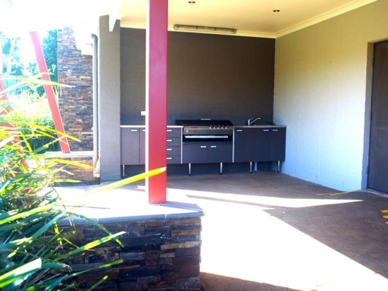 18 Whitsunday Place, Redland Bay QLD 4165