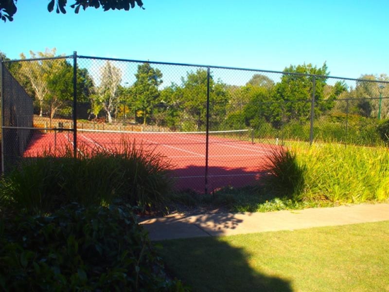 18 Whitsunday Place, Redland Bay QLD 4165