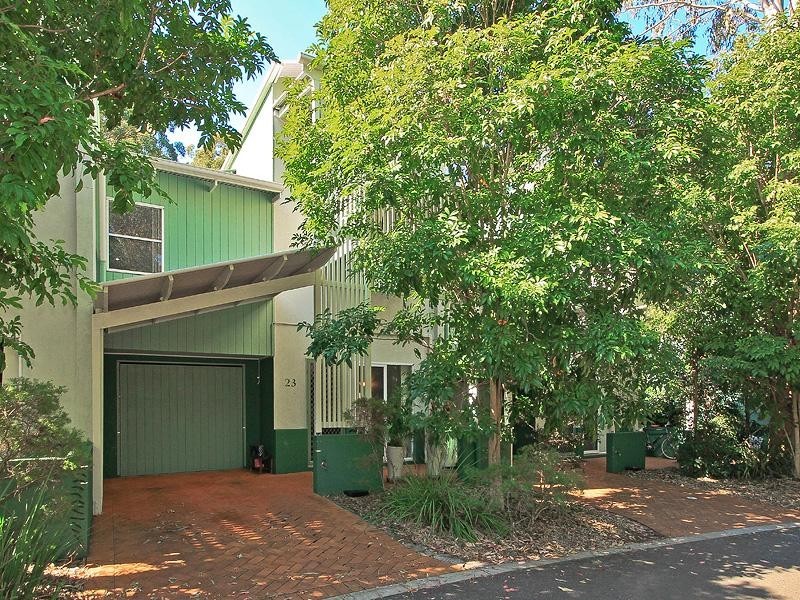 206 DARCY ROAD, Norman Park QLD 4170