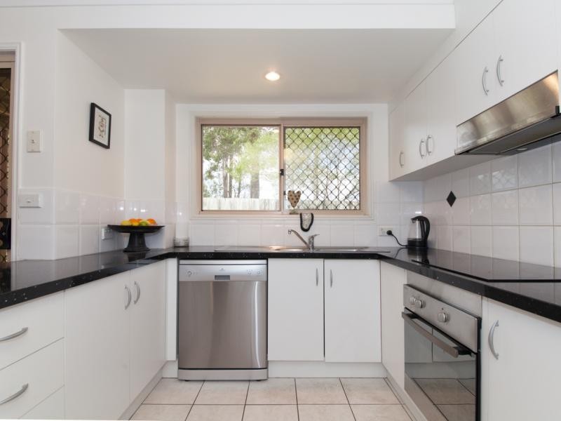 96 Formby ST, Calamvale QLD 4116