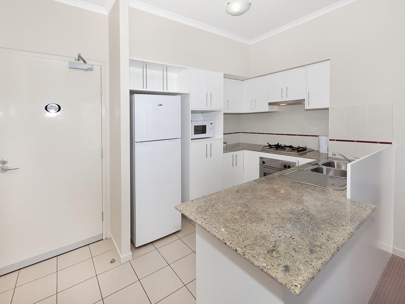 8 Land Street, Toowong QLD 4066