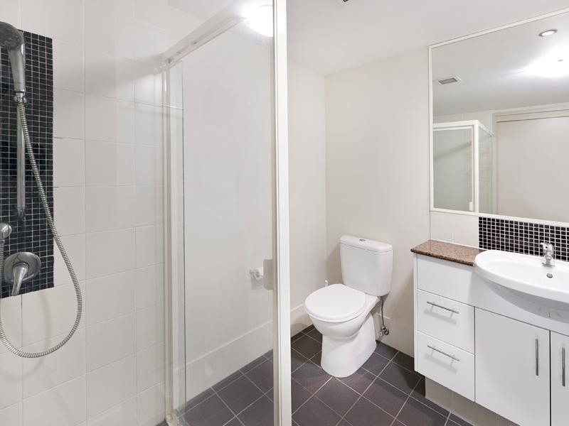 8 Land Street, Toowong QLD 4066