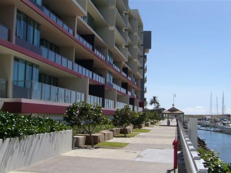 6 Mariners Drive, Townsville City QLD 4810