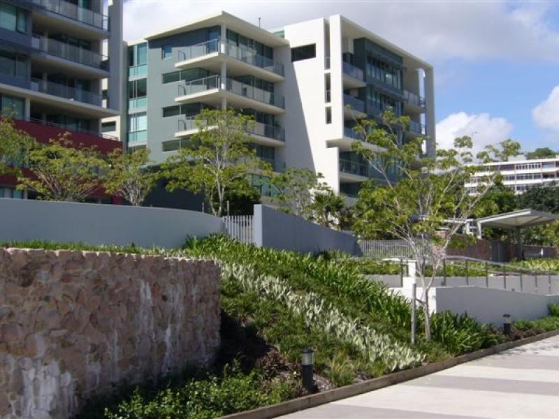 6 Mariners Drive, Townsville City QLD 4810