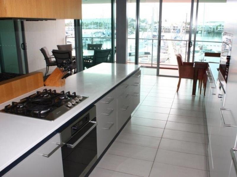 6 Mariners Drive, Townsville City QLD 4810