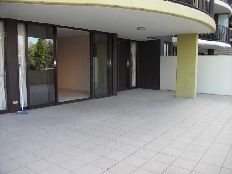 8 Land Street, Toowong QLD 4066