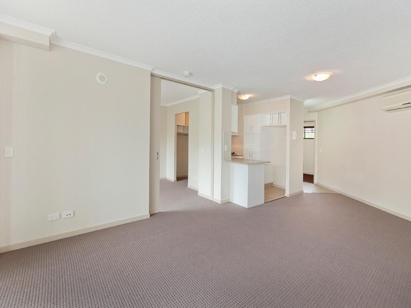 8 Land Street, Toowong QLD 4066