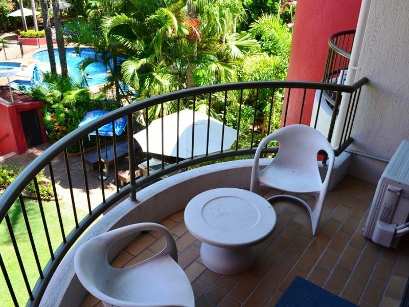 38 Enderley Ave, Surfers Paradise QLD 4217