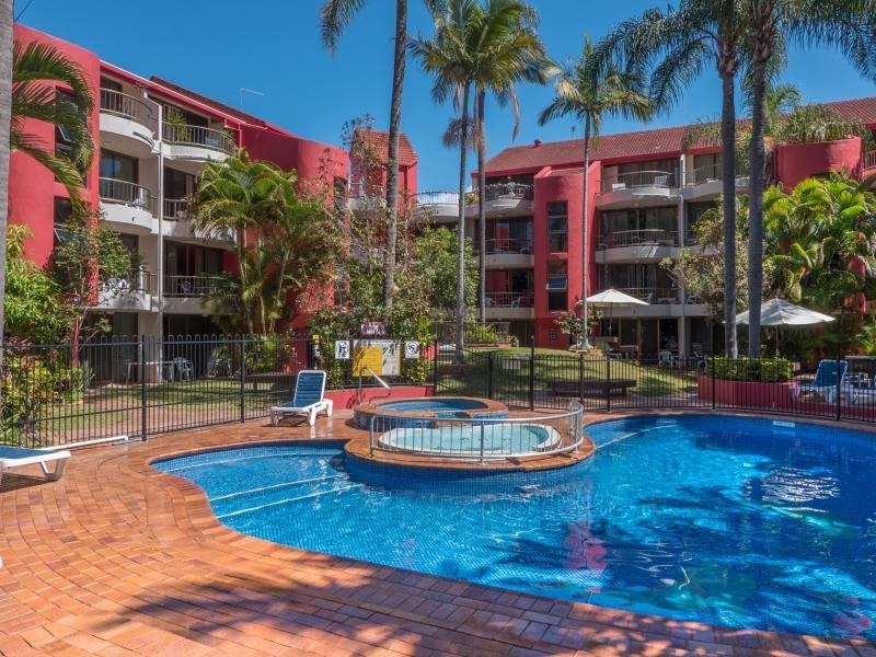 38 Enderley Ave, Surfers Paradise QLD 4217