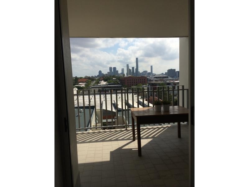 8 Skyring Terrace, Teneriffe QLD 4005