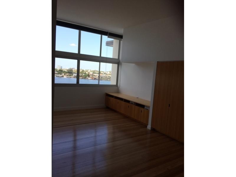 8 Skyring Terrace, Teneriffe QLD 4005