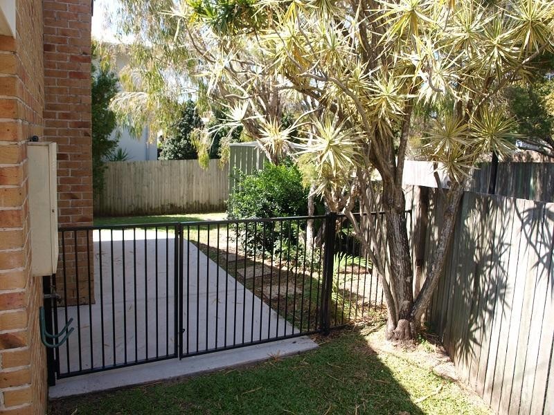 13 Prior Rd, Moffat Beach QLD 4551