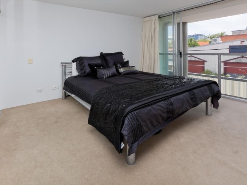 9 Chester St, Newstead QLD 4006