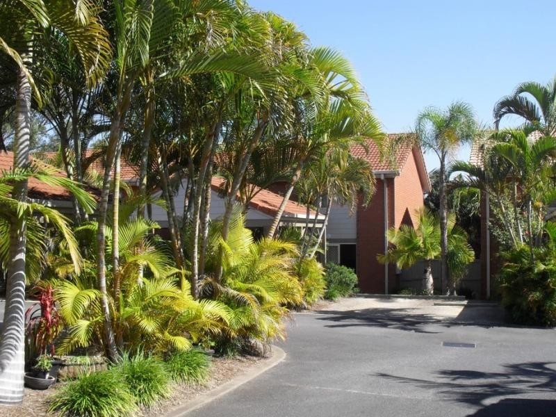 60 Whitby, Southport QLD 4215