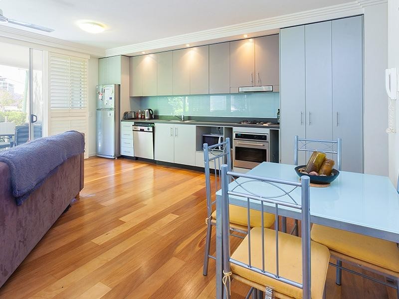 42 NEWSTEAD TERRACE, Newstead QLD 4006