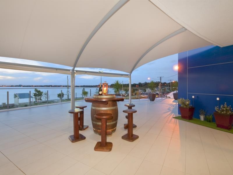 14 Oxley Ave, Woody Point QLD 4019